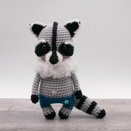 Crochet pattern: Willy the mini rac..