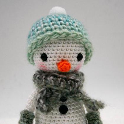 Crochet Pattern: Larry The Mini Snowman