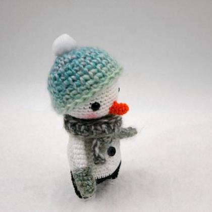 Crochet Pattern: Larry The Mini Snowman