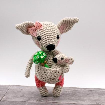Crochet pattern: Amelia the mini ka..