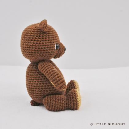 Crochet pattern: Martin the brown b..