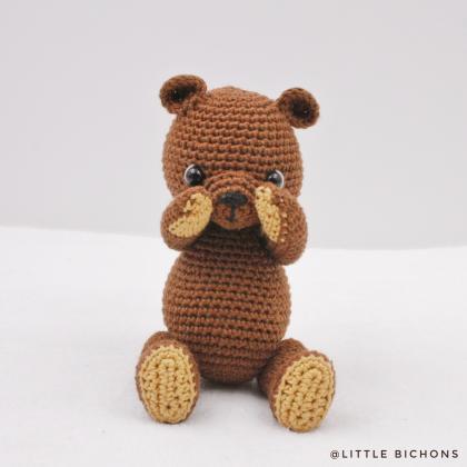 Crochet pattern: Martin the brown b..