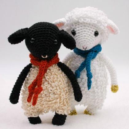 Crochet pattern: Feliz the mini she..