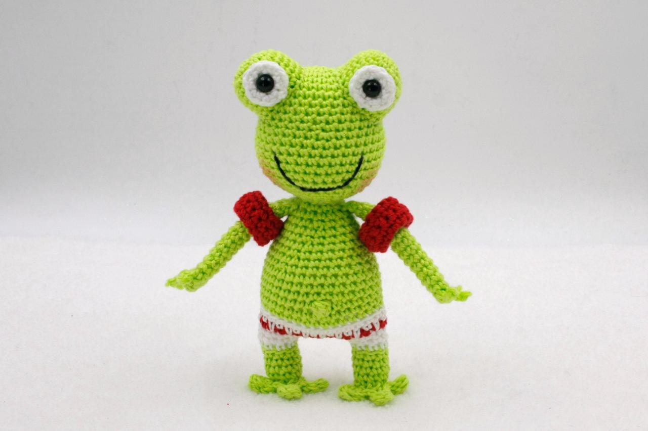 Crochet pattern: Julius the mini frog