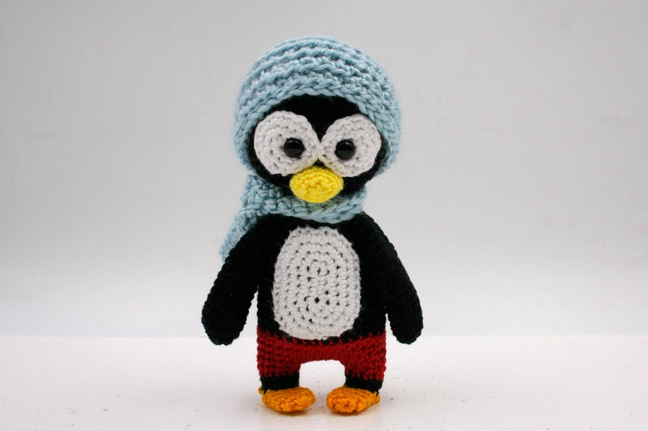 Crochet pattern: Yo the mini penguin