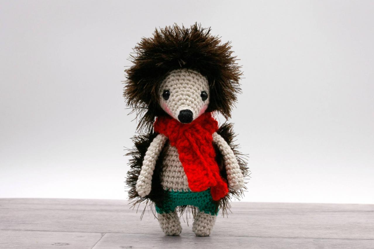 Crochet pattern: Iggy the mini hedgehog
