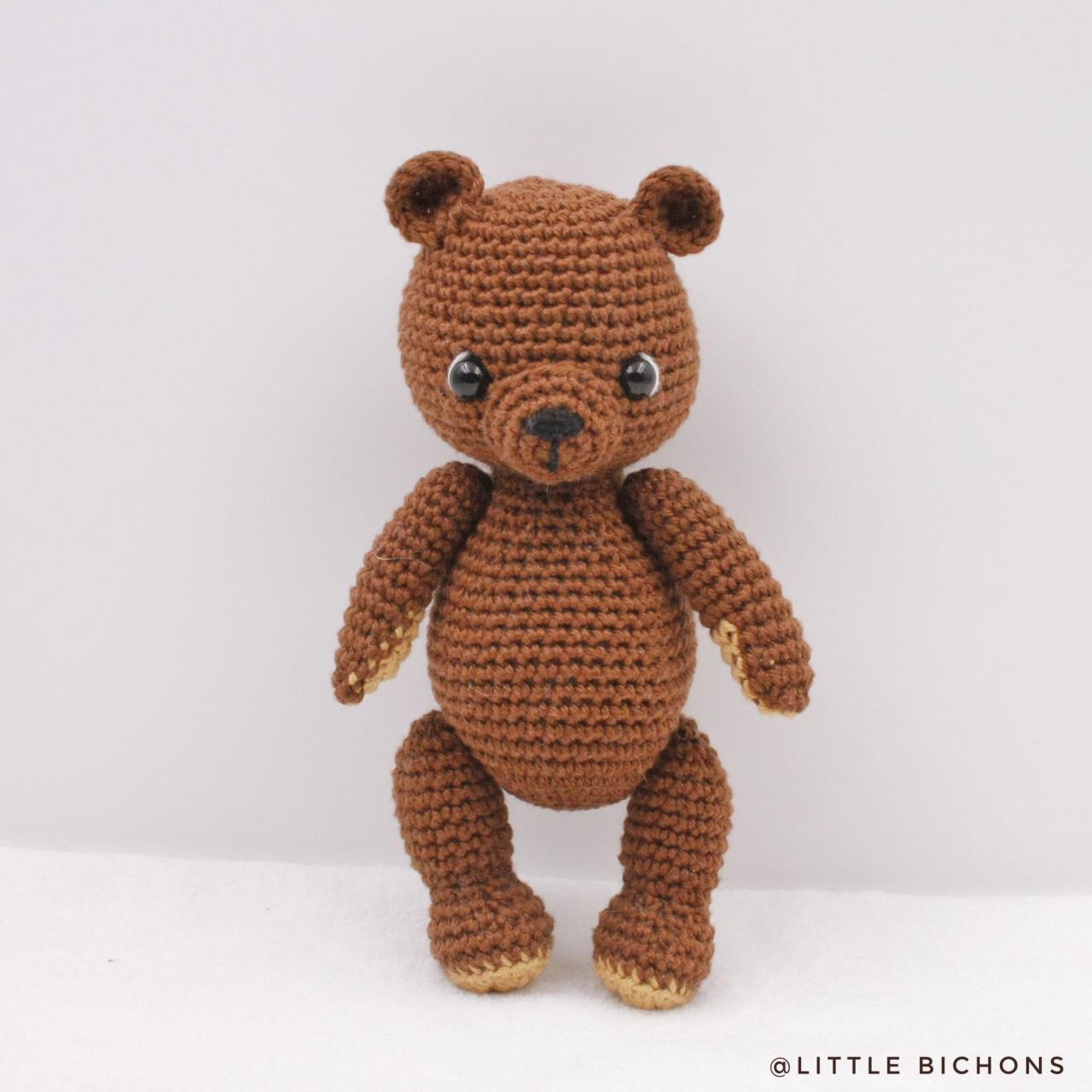 Crochet pattern: Martin the brown bear
