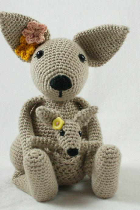 Leyna The Kangaroo - Crochet Pattern