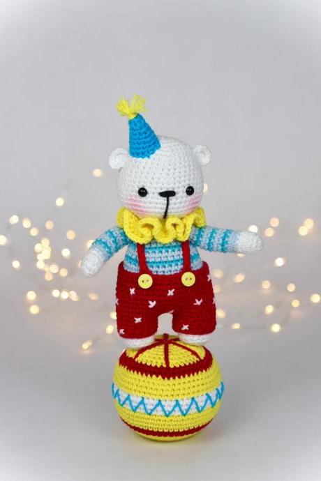 Piyo the circus bear | PDF crochet pattern