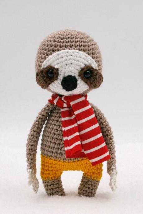 Crochet pattern: Jack the mini sloth