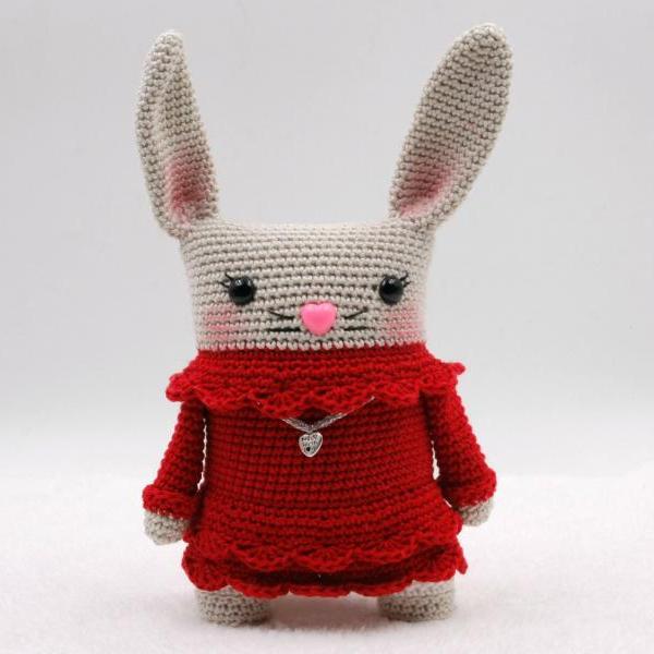 Crochet pattern: Ninon the square bunny