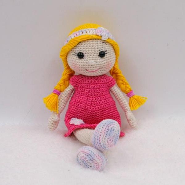 Crochet pattern: Kate the pocket doll